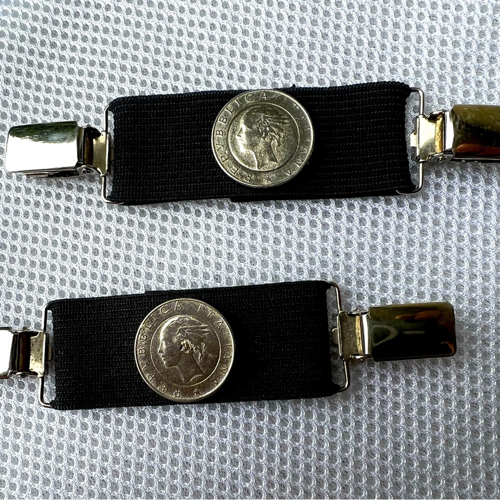 CLIP t-shirts, cinch waistline, shorten or more. Mini suspender-like clips.